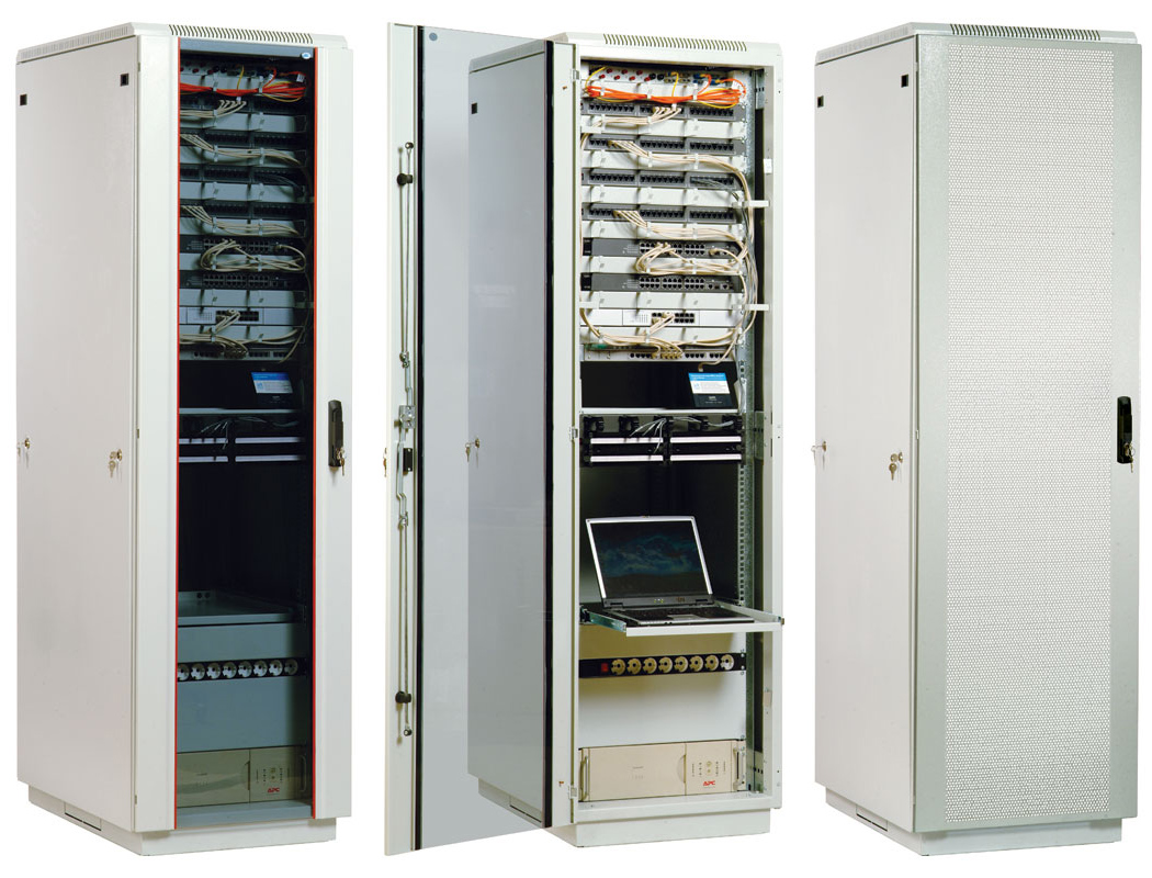 Телеком-шкафы и стойки: как правильно спланировать стойку для серверов и сетевого оборудования Телеком-шкафы и стойки: как правильно спланировать стойку для серверов и сетевого оборудования
