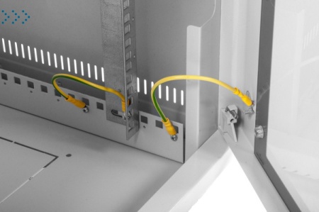 Шкаф телекоммуникационный настенный 15U (600х650) дверь стекло