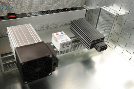 Шкаф уличный всепогодный настенный 12U (600х500), передняя дверь вентилируемая