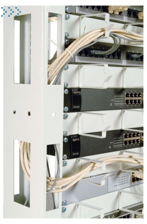 Стойка телекоммуникационная универсальная 42U однорамная